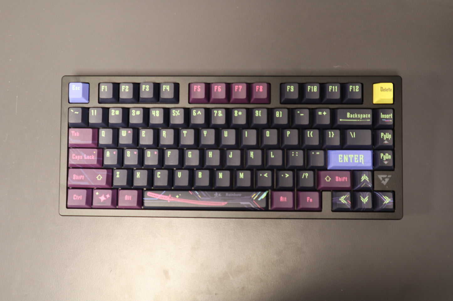 ATK RS7 RAINBOW SIYAH 0052 OUTLET