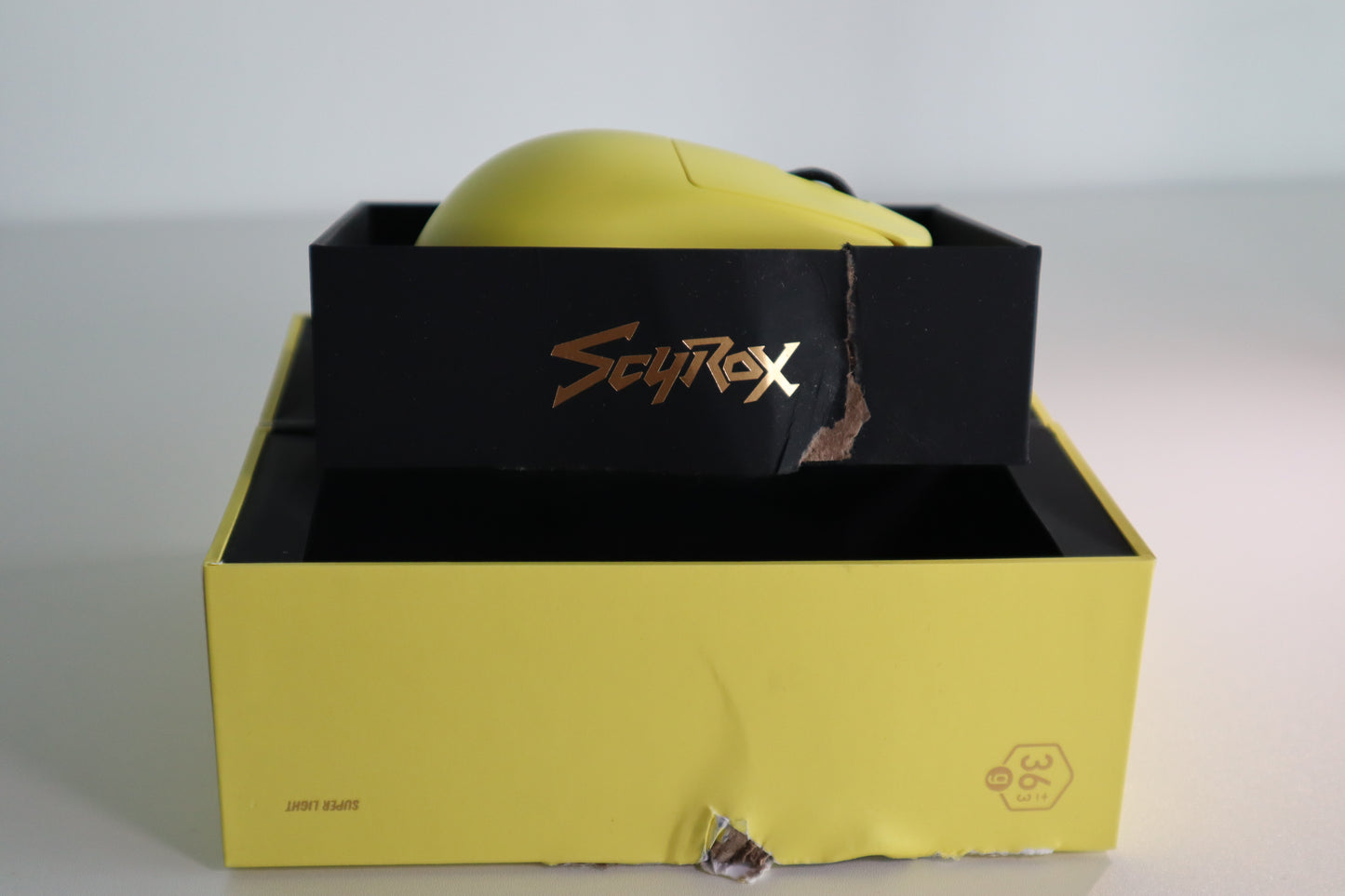 SCYROX V8 SARI OUTLET 0562